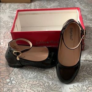 Girls patent leather shoes size 12. Worn once.